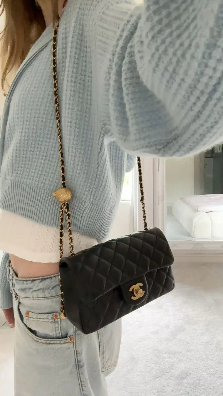 Classic 11.12 Handbag styling reference photo