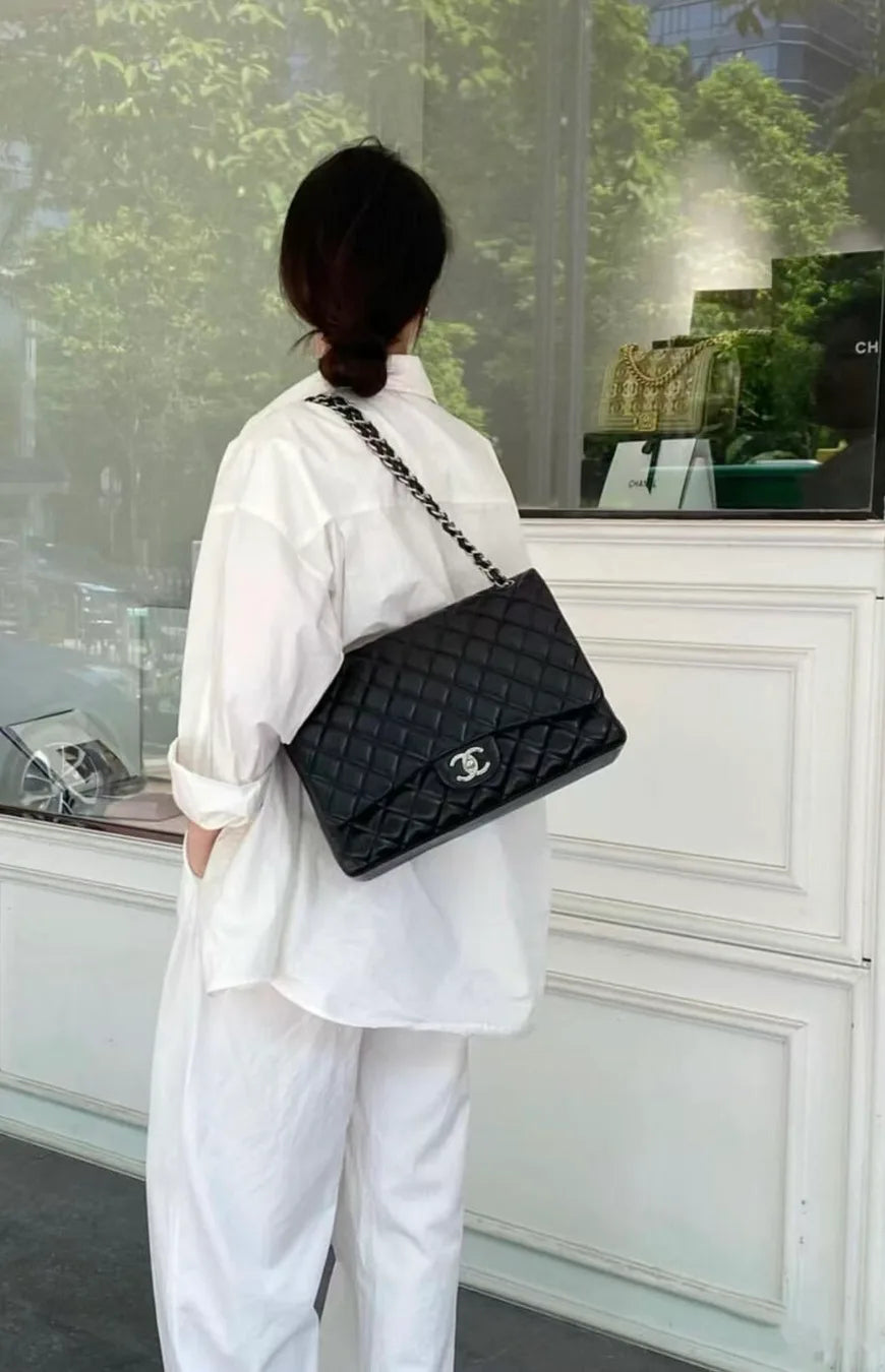 Classic 11.12 Handbag styling reference photo