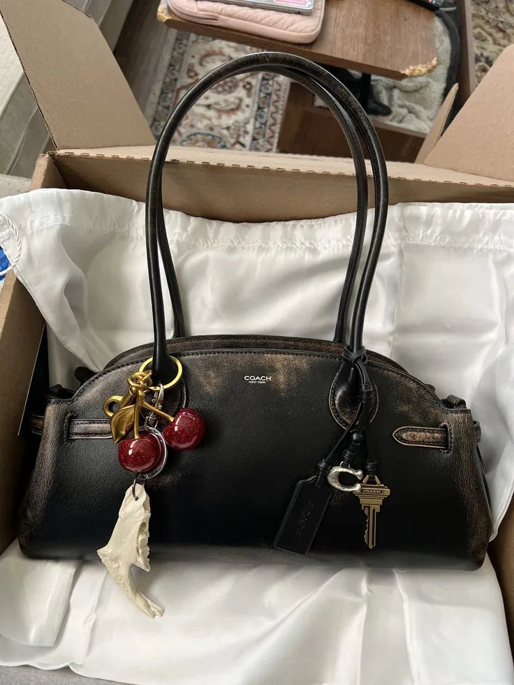 Empire 34 Bag styling reference photo