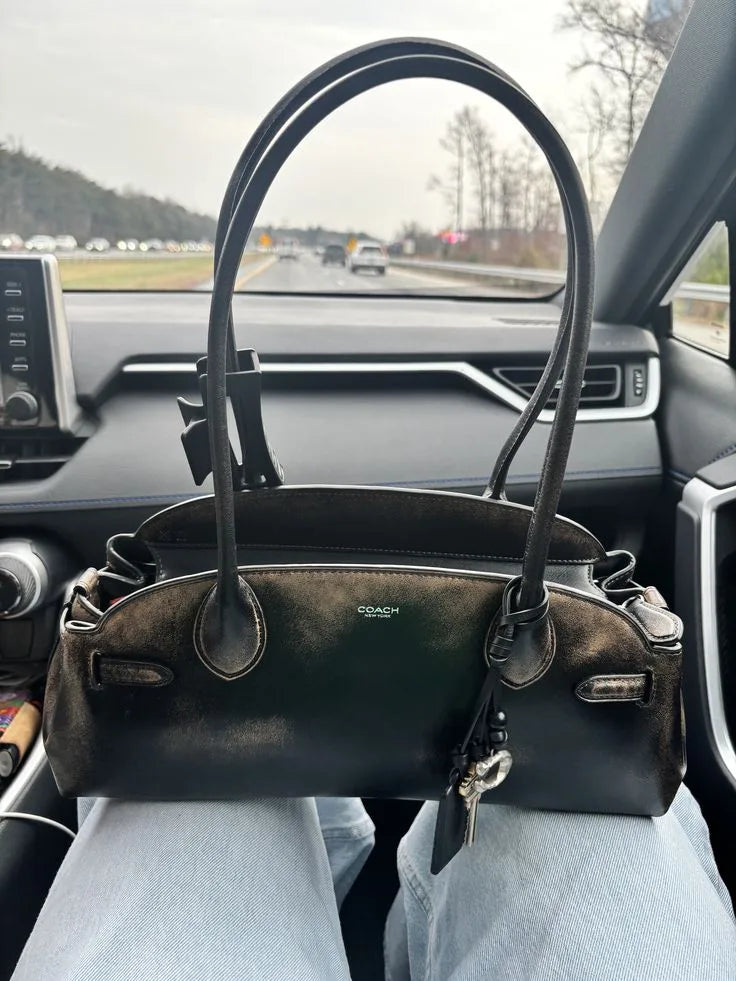 Empire 34 Bag styling reference photo