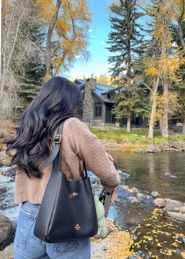 Erin Bag styling reference photo