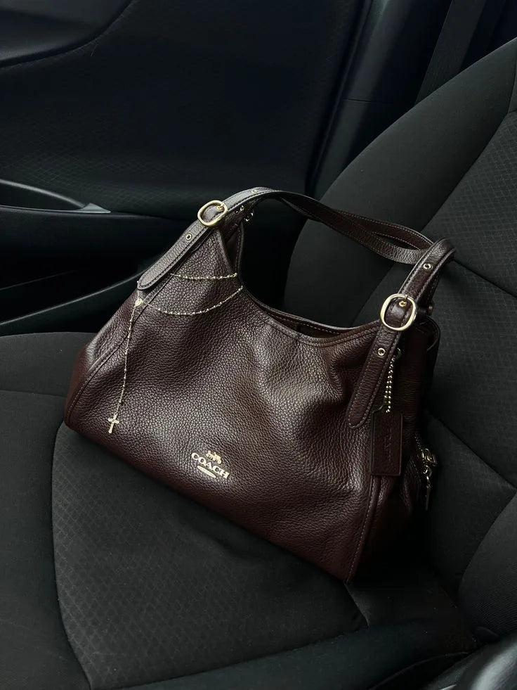 Erin Bag styling reference photo