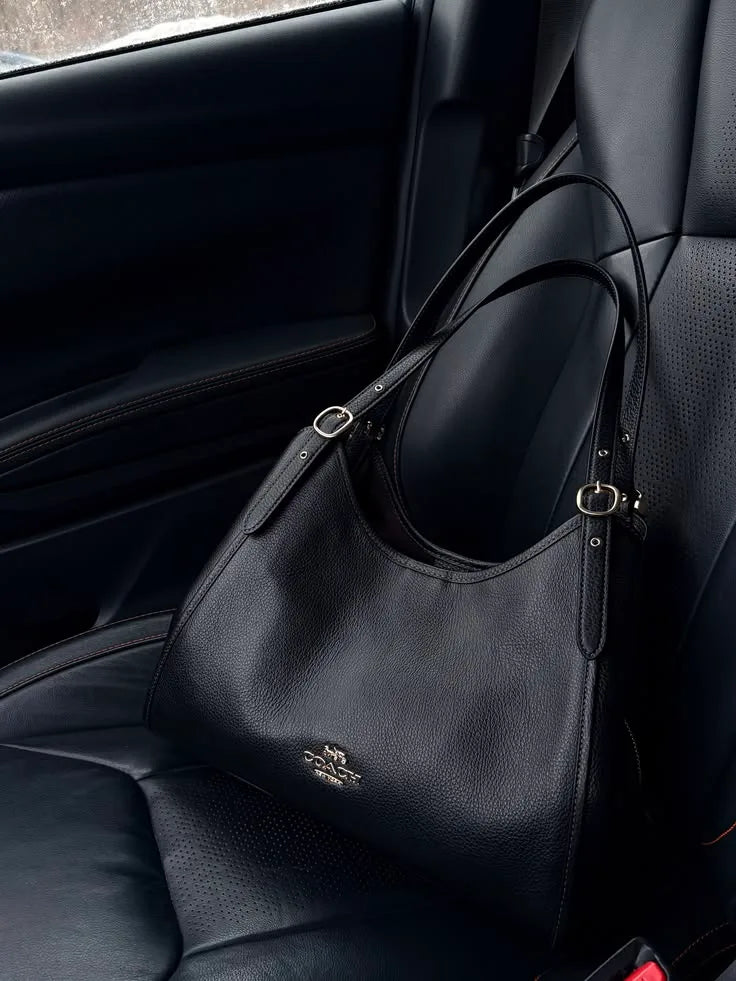 Erin Bag styling reference photo