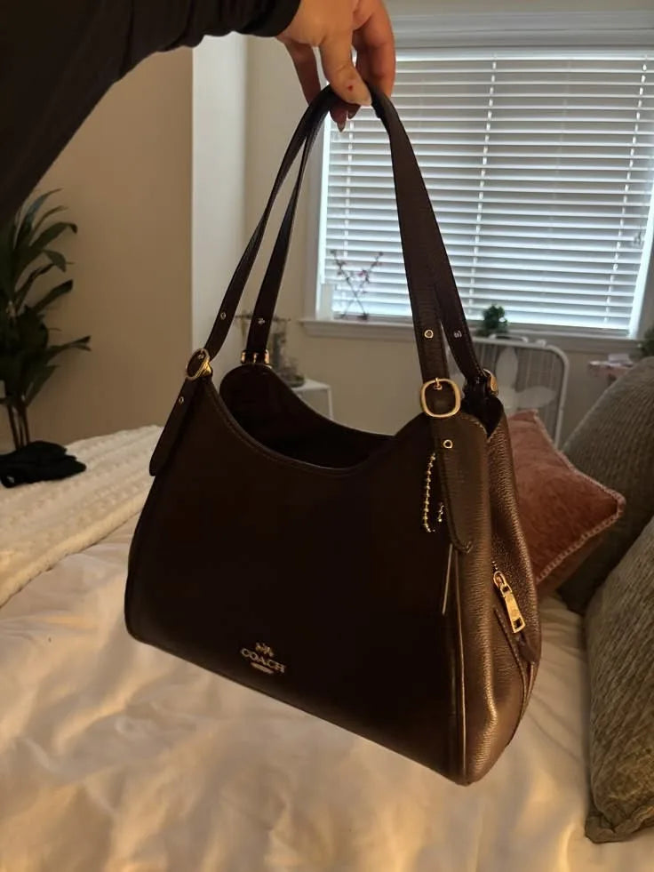 Erin Bag styling reference photo