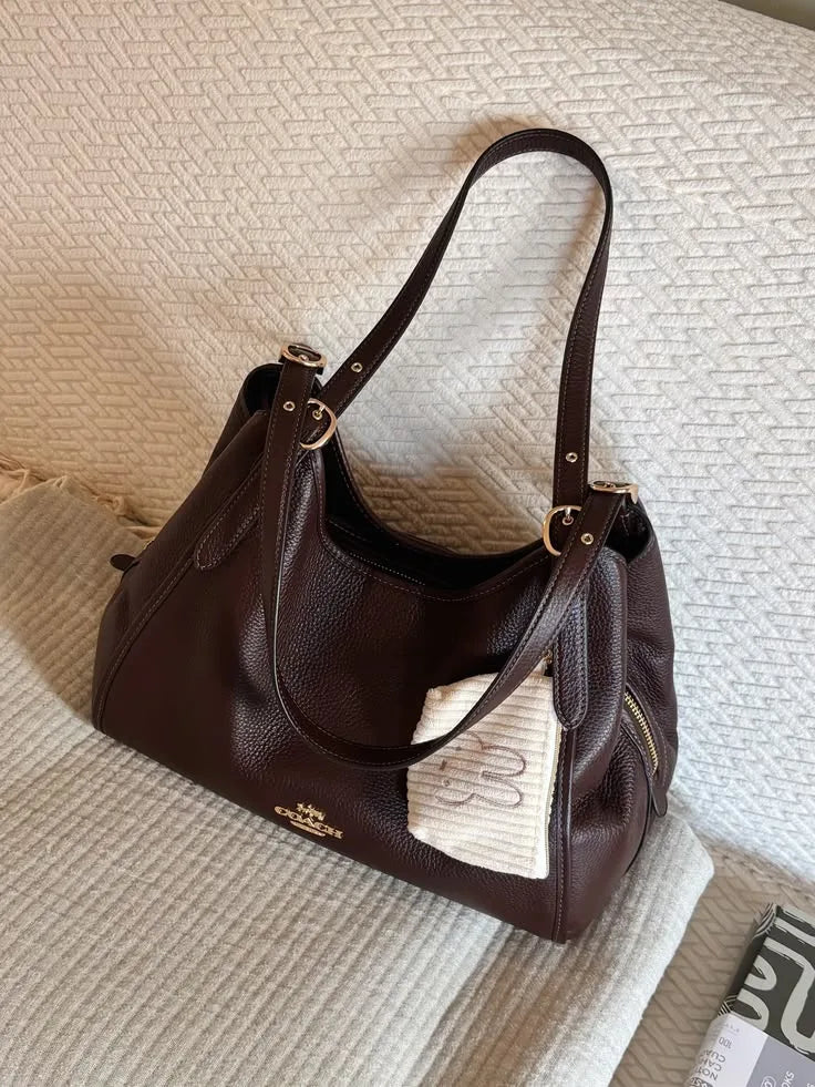 Erin Bag styling reference photo